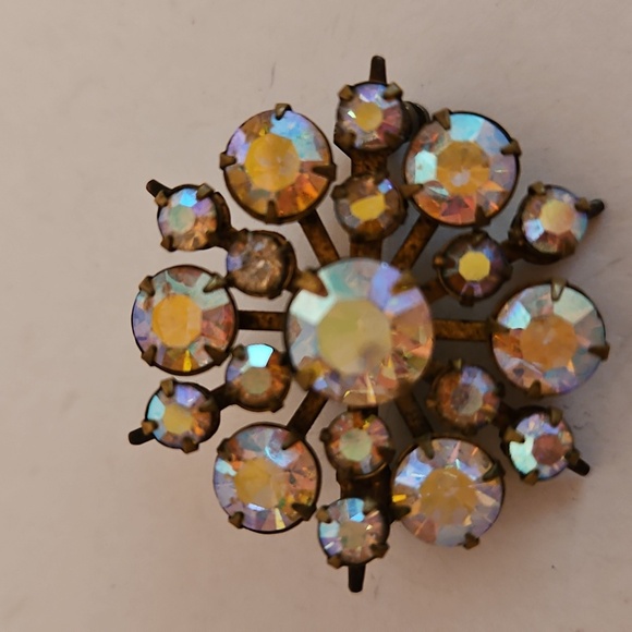 Brillant AB Pinkish Rhinestones On Copper Tone Brooch - Picture 2 of 5